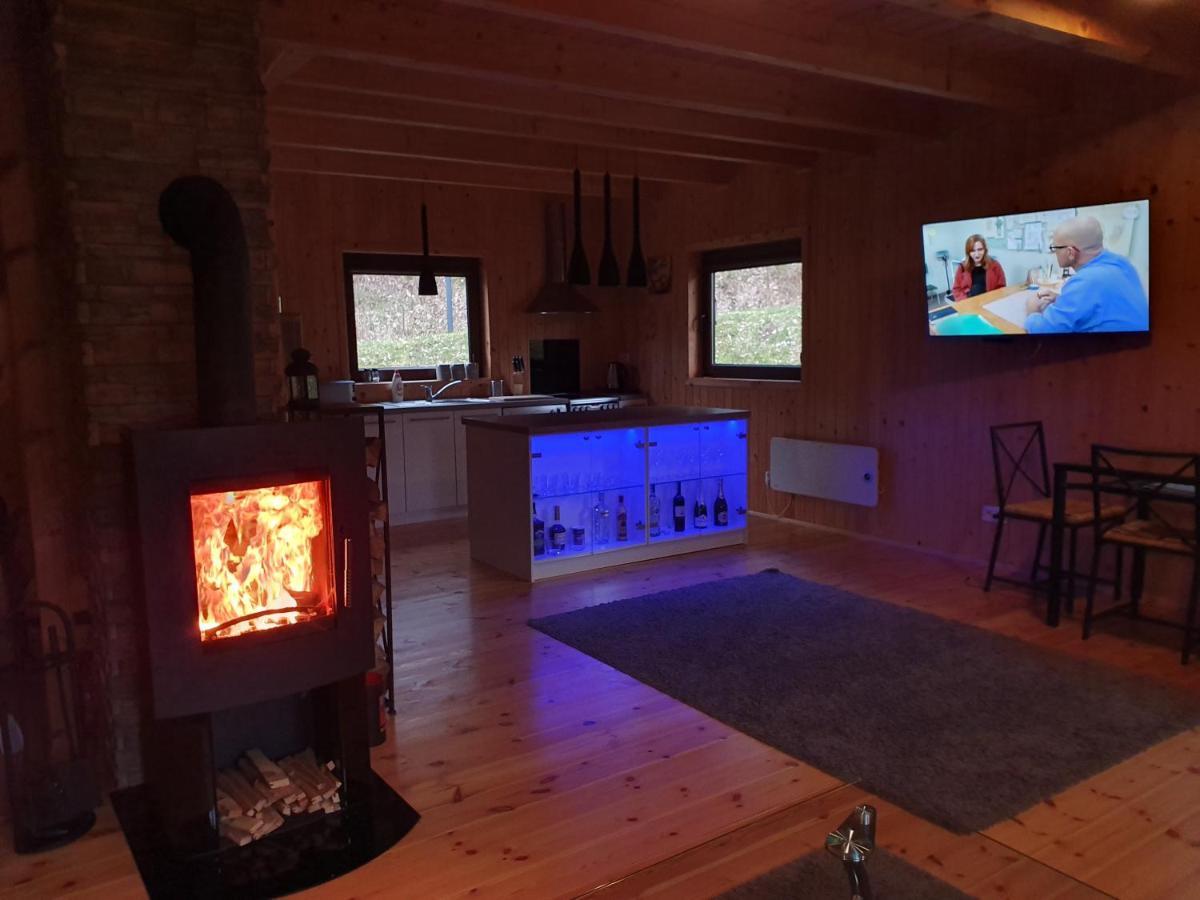 Mana Village - Jacuzzi & Sauna Barłomino エクステリア 写真