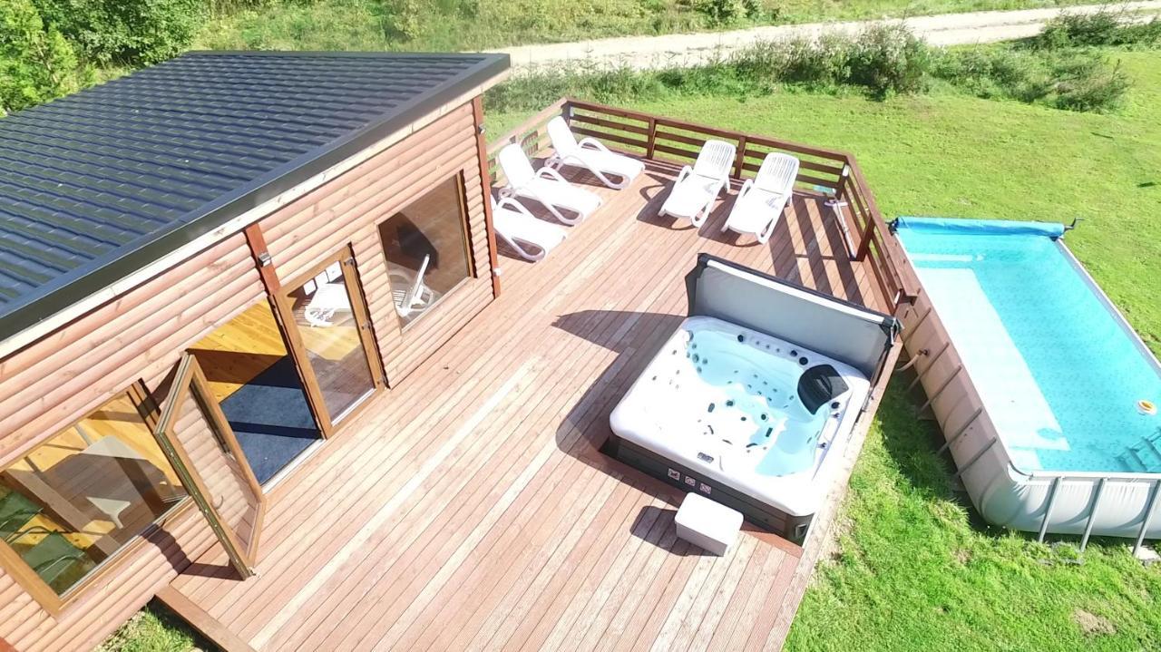 Mana Village - Jacuzzi & Sauna Barłomino エクステリア 写真